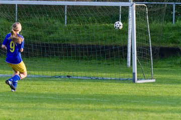 Bild 106 - B-Juniorinnen TSV Gnutz o.W. - SV Wahlstedt : Ergebnis: 1:1
